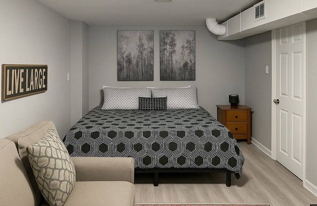 Chic Studio with WiFi and AC in Beautiful Chicago