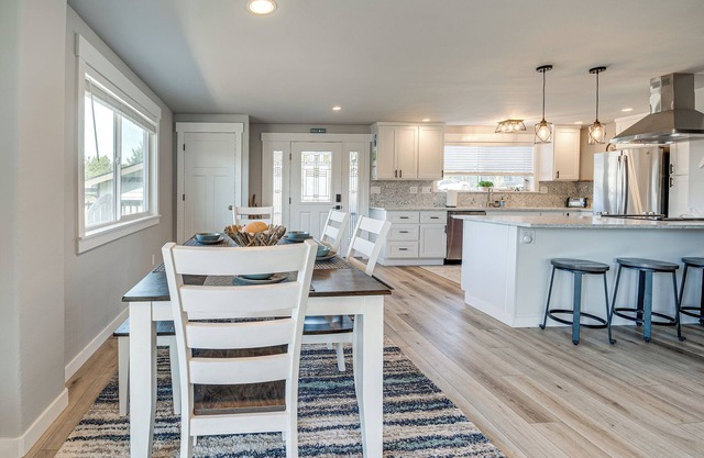 Chic Westport Vacation Rental, Walk to Beach!