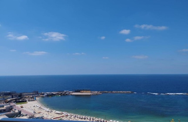 City Square - Apartments With Side Sea-View