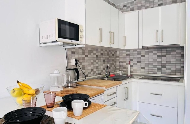 Clean & Comfortable 2-bedroom apartment in Aguas Buenas with AC