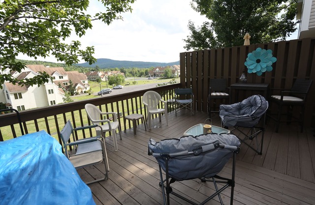 Close to both Hunter and Windham Mnts