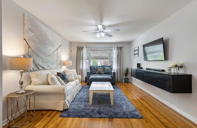 Close to NYC | King Bed | Free Parking