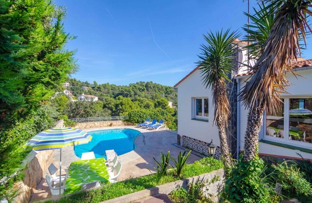 Club Villamar - Charming villa with private pool in the picturesque town of Tossa de Mar on the C.