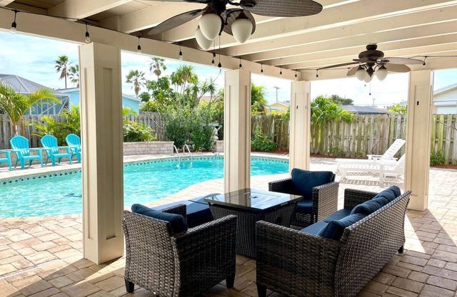 Coastal Getaway-Heated Pool-Walk to Beach