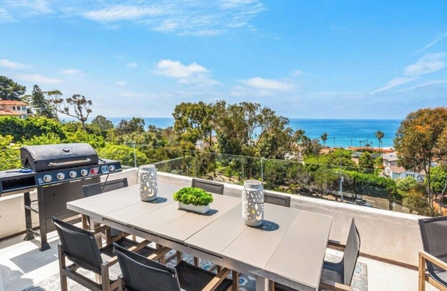 Coastal Lookout: 4BR Luxury Home w/Beautiful Patio & Jet Tub in La Jolla