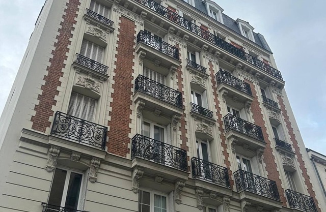 Cocon de Bonheur 5 min St Lazare Paris