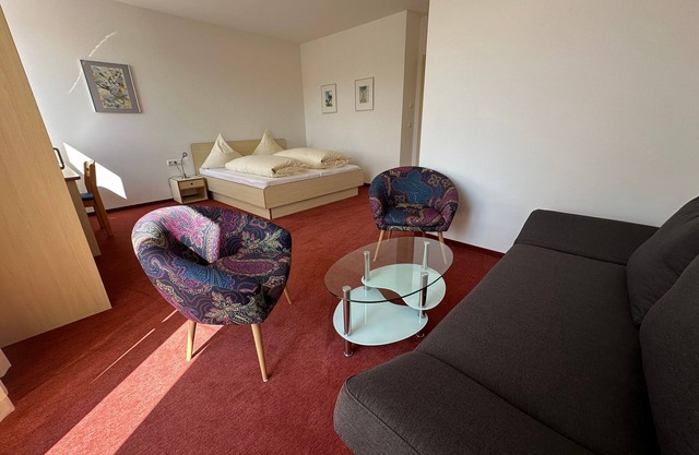 Comfort double room with balcony and sofa bed - GER House