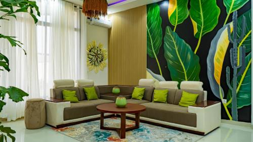 COMFORT INN-Executive apartments