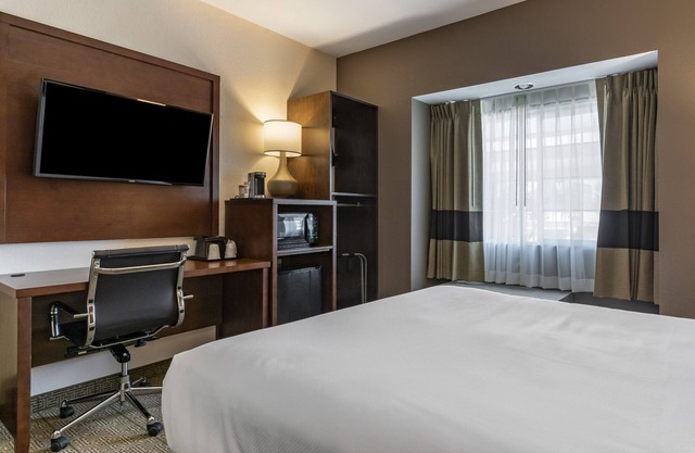 Comfort Inn & Suites