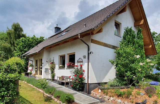 Comfortable and child-friendly apartment with balcony and terrace.