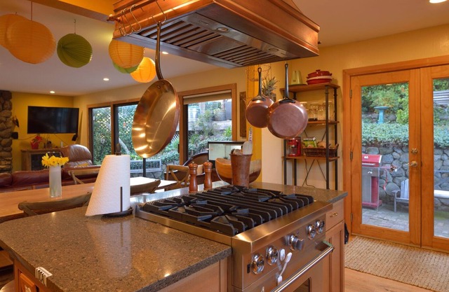 COMFORTABLE COUNTRY RETREAT IN WEST MARIN