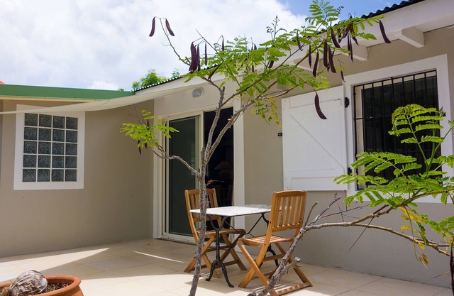 COMFORTABLE DETACHED HOUSE WITH GARDEN VIEW