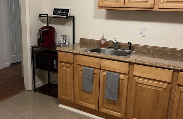 Comfy 2 Bedroom in Convenient Clifton Park Location