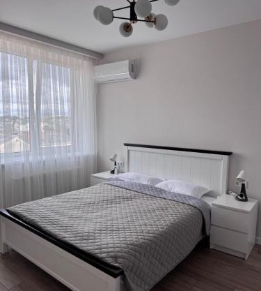 Compass Apartments Елітний Житловий комплекс