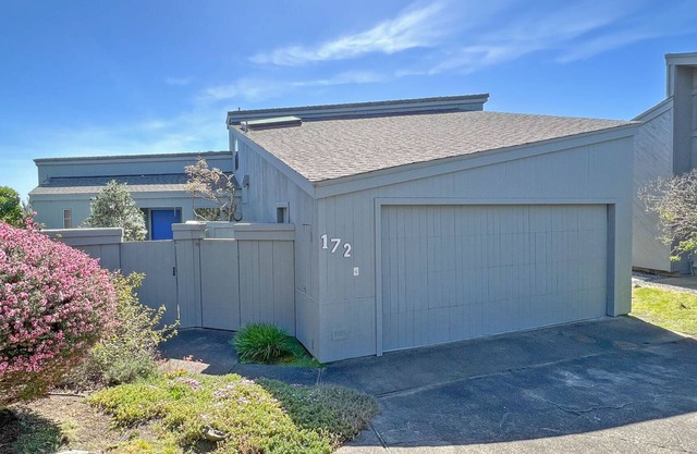 Condor - Cozy 2 Bedroom on the 11th Fairway at the Links at Bodega Harbour.