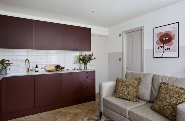 Contemporary Central Duplex by Black Door Stays