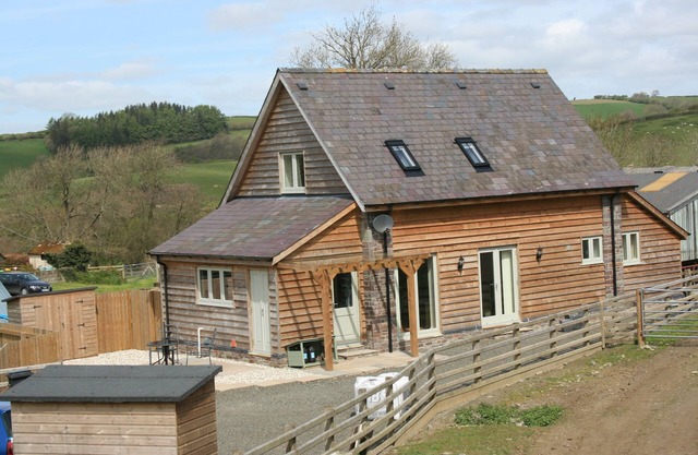 Converted Detached Barn Dog friendly Set In Lovely Countryside n2 bed, 2bath.