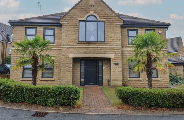 CORRIEGALE, pet friendly, with hot tub in Apperley Bridge