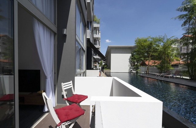 Cosy 2 bedroom apartment at popular East Coast