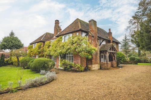 Cosy 5 Bed Cottage Retreat, Perfect for Families