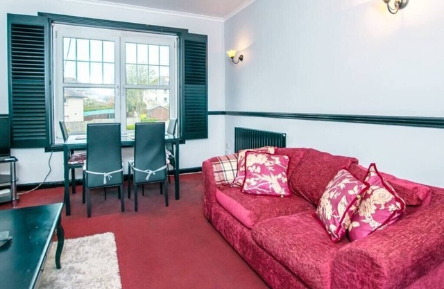Cosy and Central 2BD Apartment Milngavie, Glasgow
