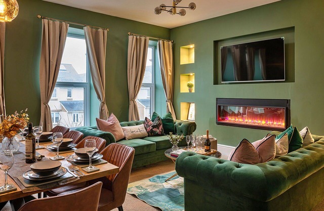 Cosy apartment for 11 guests with WIFI, hot tub, terrace and pets allowed