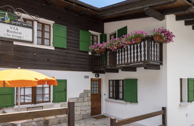 Cosy apartment for 6 people with TV, balcony, pets allowed and panoramic view