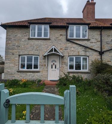 Cosy family cottage south Somerset