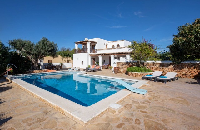 Cosy Finca with Pool, Padel Court and Football Field - Can Gat Ibiza