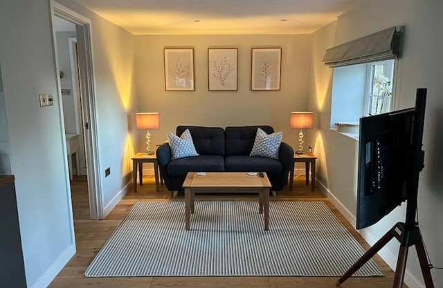 Cosy lodge in the Golden Triangle of the Costwolds, Stow-on-the-Wold.