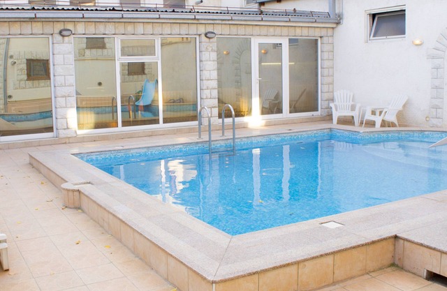 Cosy Novi Sad loft, own POOL, Sauna, self check-in