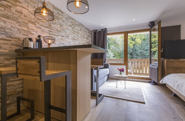 Cosy with balcony & Near the Slopes! #CA12