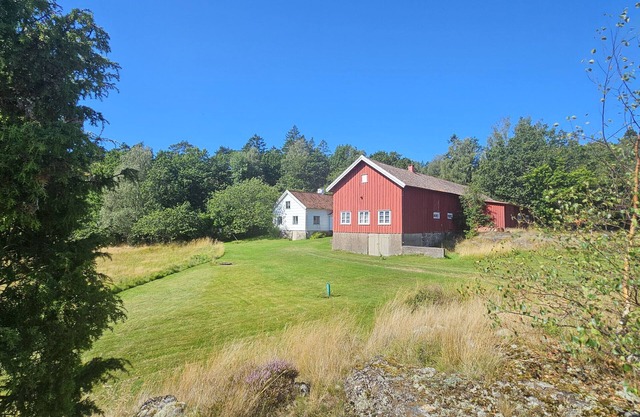 Cottage surrounded by peaceful nature in Tegneby | SE09146