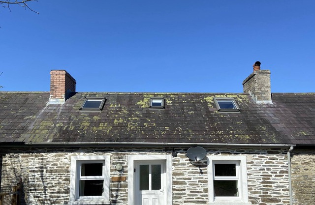 Country Cottage with Large Garden