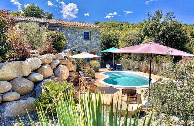 Country house - Sea view - Private swimming pool (heated) 7 people