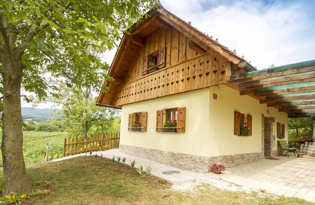 Country House Srček with Two Bedrooms and Vineyard View