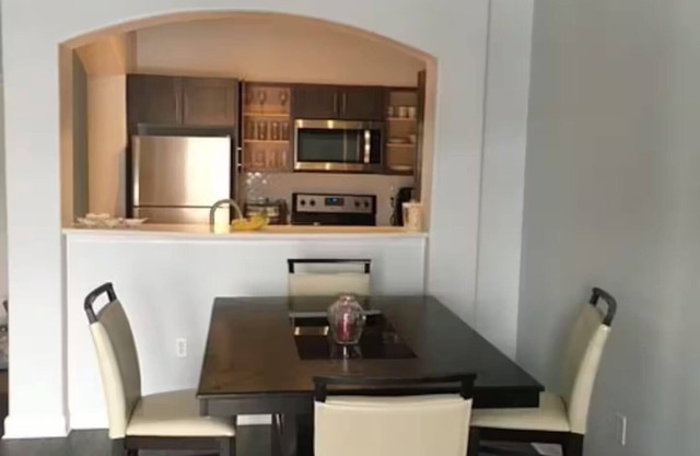 Cozy 1-bedroom Apartment with fitness room and AC in charming Foxborough