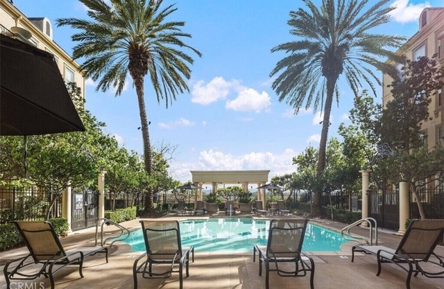 Cozy 1-bedroom condo with view in charming Irvine