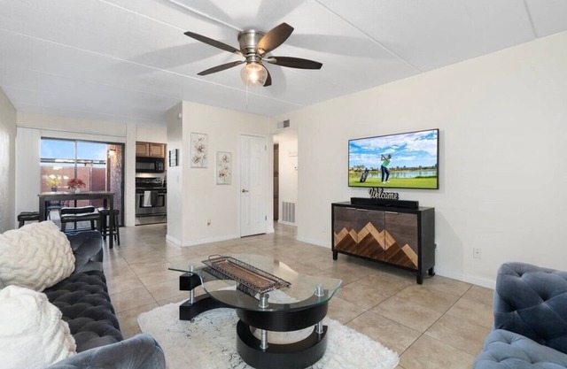 Cozy 2-bedroom condo with AC in Prime Scottsdale