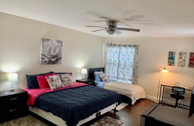 Cozy and spacious family bedroom in Land O’ Lakes