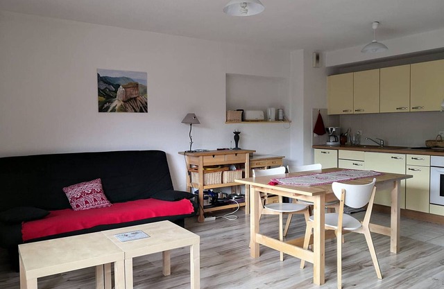 Cozy Apartment with Balcony, Near Village Center, Sleeps 6