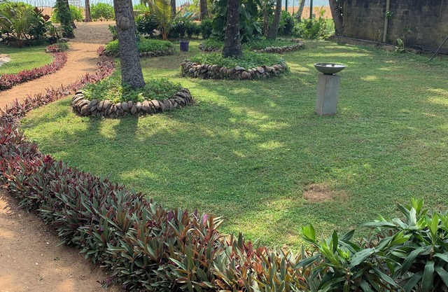 Cozy Beach Retreat in Southern Sri Lanka Soak in the Sun and Sand in privacy.