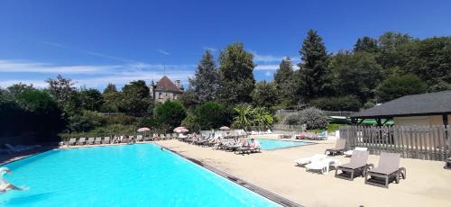 Cozy Chalet Retreat in Champs-Romain