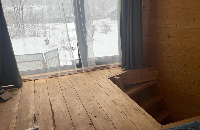 Cozy chalet with AC and WiFi in fabulous Almaty with city and mountain view