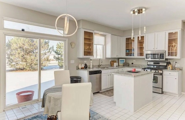 Cozy Comfort/2-Bedroom Plainfield Getaway