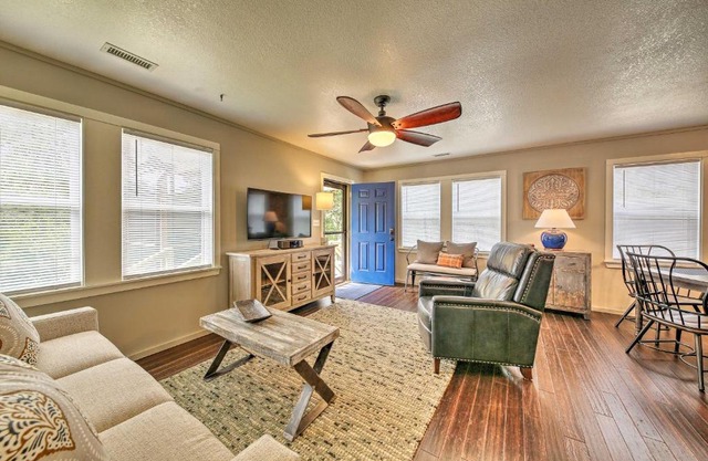 Cozy Cottage Less Than 2 Mi to Cape Hatteras Natl Shore!