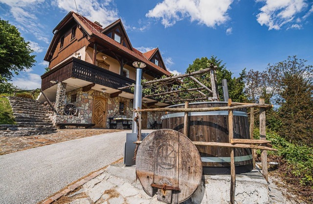 Cozy Countryside Retreat Villa with Hot-Tub - Two Bedroom Villa with Hot Tub