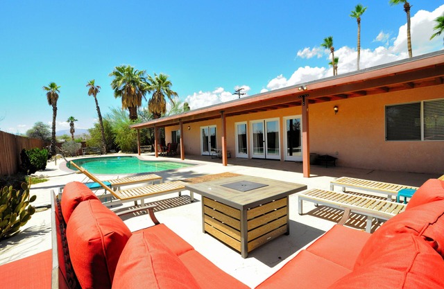 Cozy Desert Hideout with Pool