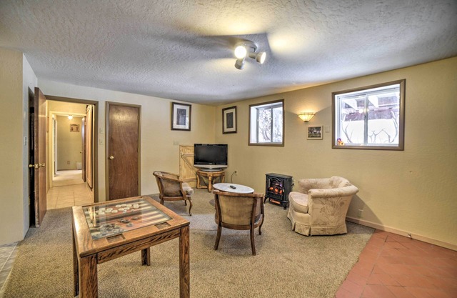 Cozy Durango Apt w/Mtn View ~ 6 Mi to Downtown!