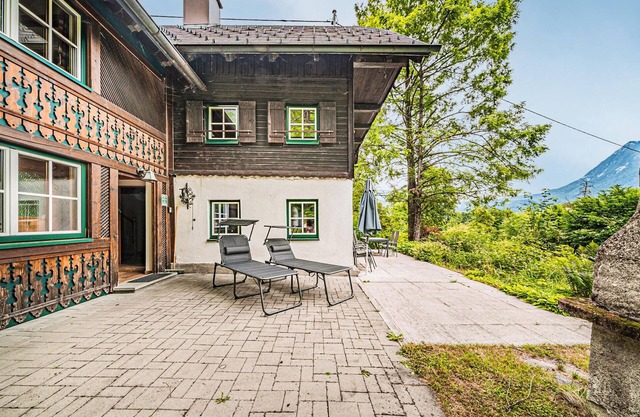 Cozy home in Bad Goisern with kitchen